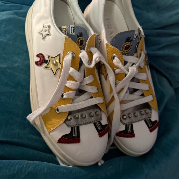 Sneakers - Picture 1 of 4